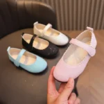 Children Mary Jane Shoes Girls Shiny Leather Shoes for Party Wedding Kids Princess Performance Shoes Simple Spring Autumn 2024